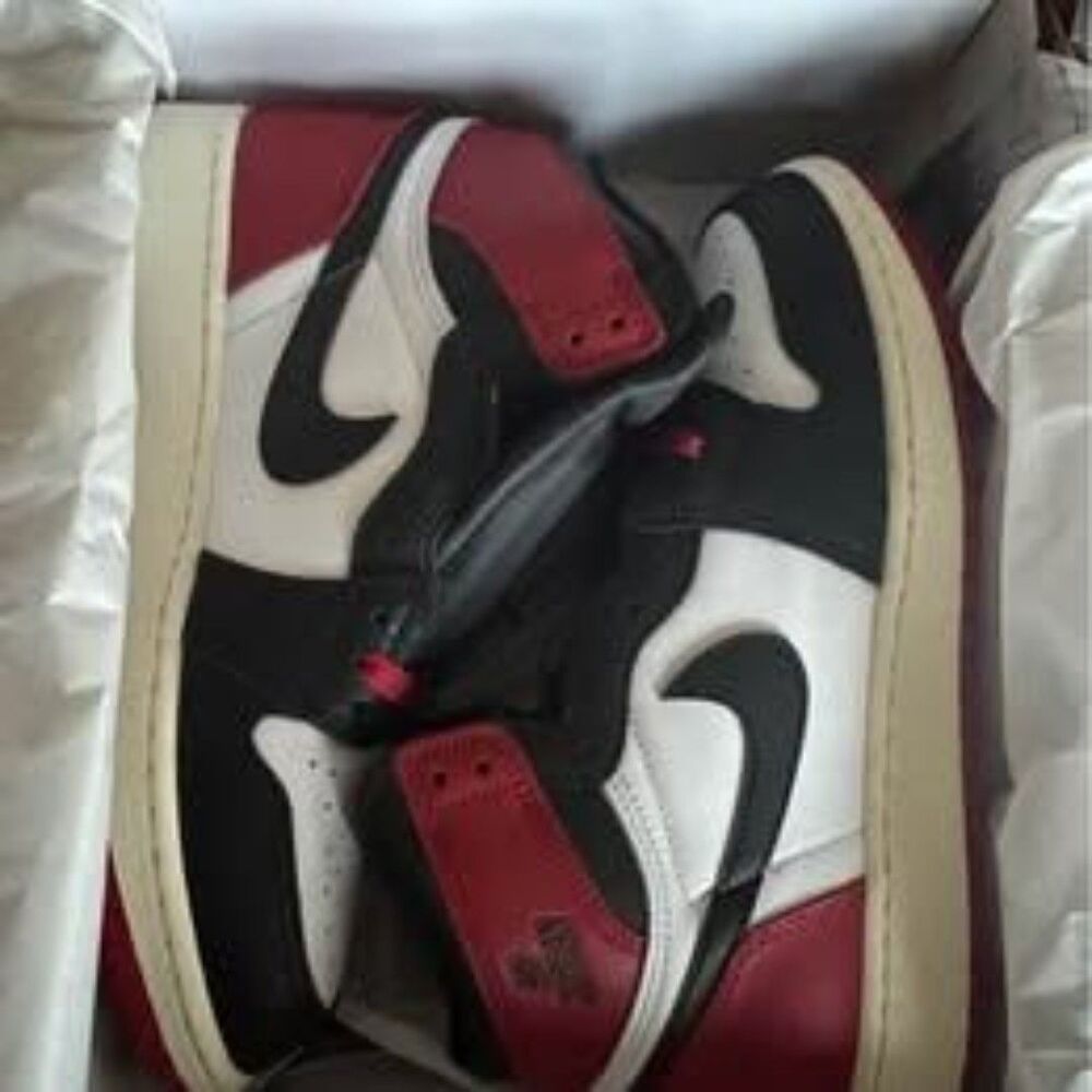 Air Jordan 1 Retro High OG Black Toe Reimagined (GS) 6Y FD1437-106 - Picture 3 of 5